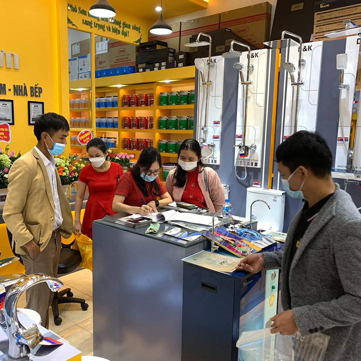 showroom-thiet-bi-ve-sinh-pho-son-thai-binh